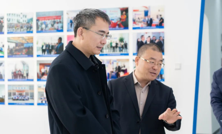 青島市嶗山區(qū)委常委、區(qū)紀(jì)委書(shū)記、監(jiān)委主任劉文建一行到訪盛瀚調(diào)研指導(dǎo)